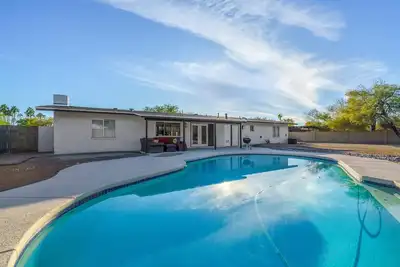 Image de Scottsdale Oasis! Family Retreat with Pool!