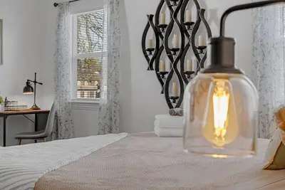 Image de Designer Luxury 3 Bedroom Downtown Dallas Free Parking