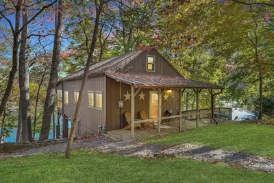 Image de Hot-Tub, Dogs allowed, Fire Pit, Lakeside Cabin Smith Mountain Lake, Kayaks