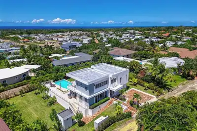 Image de 3bd Guest-friendly house with private pool, free bus