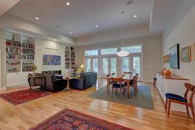Image de Spacious 4-bedroom house with pool access in Great Barrington