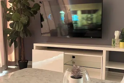 Image de Chic 2-bedroom apartment with WiFi, Ac in lovely Sandton