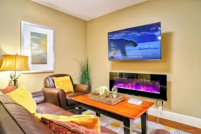 Image de C111-HotTub/Pool/KingBed/Gym/FreeParking/2br/Sleep5