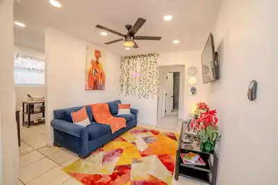 Image de Queens Cozy Condo near Downtown/Airport with WiFi, Ac in charming Miami