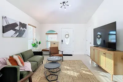 Image de Perfect Location: 3 bed 3 bath in Midtown Tampa