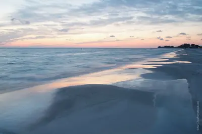 Image de Enchanting 3 Br/2 Ba hideaway minutes from Ami Beaches & Robinson's Preserve.