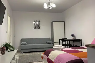 Image de Cozy Studio Near Titan Park -Ideal for Your Stay!
