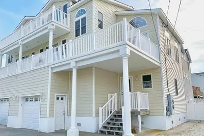 Image de 2 Blocks from the Beach- southern end of Sea Isle