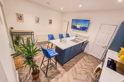 Image de Luxury 4 Bed House 5 Minutes from Centre! Ideal for Large Groups & Professionals