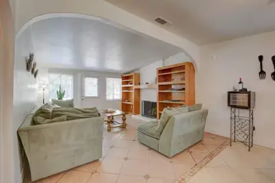 Image de Comfy “Serene Oasis” 3-bedroom 2-bathroom house in peaceful West Sacramento