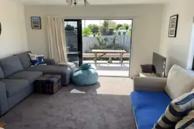 Image de Hosts on the Coast Beach Escape on Otahu