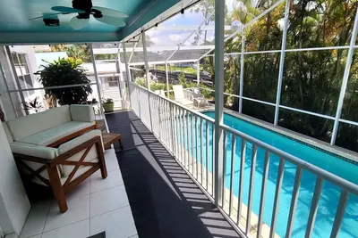 Image de Canal Front 3/2 Home w/pool-7 min to beach! 4 min drive to downtown Bonita