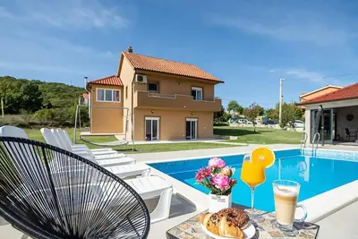 Image de Superbe maison à Trilj avec WiFi