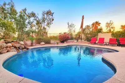 Image de Upgraded Golfer's Oasis! Heated Pool, Bbq, Gate Guarded & Pet Friendly!