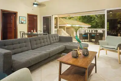 Image de Quiet, private 3bd villa with pool in luxury residence with waterpark