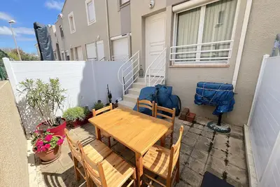 Image de Pavillon à 50m de la plage avec parking et climatisation pour 4 personnes
