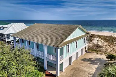 Image de Beachin It Right 5 Br Beach Front Private Home in The Plantation