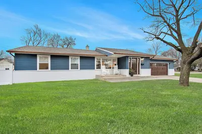 Image de Our Lady's Corner, Ultimate 6 bed 3 bath, Walk to Notre Dame!