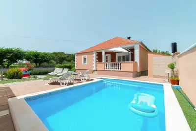 Image de Belle maison à Benkovac avec WiFi