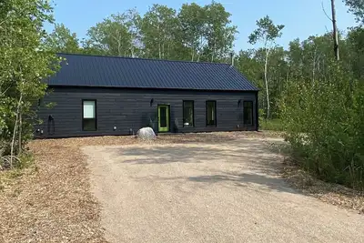 Image de Modern 3 bedroom dog friendly cabin