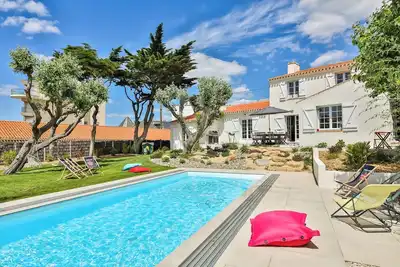 Image de Villa De Famille 12 Pers. avec piscine proche plage