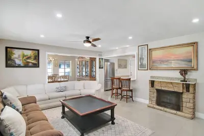 Image de Spacious 4-bedroom house with boat parking in amazing West Palm Beach : Ac, WiFi
