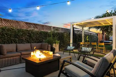 Image de Location! Dreamy Coastal Bungalow w\/ Hot Tub, Games, Media Room!