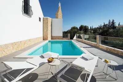 Image de Charming 2-bedroom apartment in fantastic Carvoeiro with private pool, Ac, WiFi