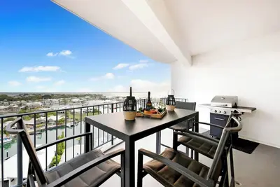 Image de Sunset Penthouse Unique Panoramic Rooftop Retreat