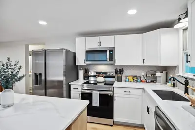 Image de Charming 2br Near Fairgrounds and War College!
