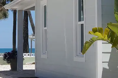 Image de Cottage-by-the-Sea - cozy retreat just steps from the sand!