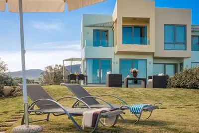 Image de Artemis Villa, next to the beach, close to all amenities