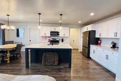 Image de Modern Eagle Mountain house