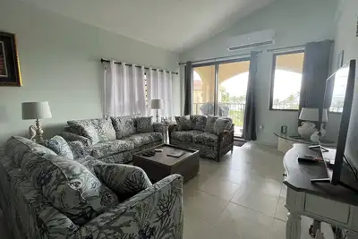 Charming 2-bedroom beachfront condo with Ac and a pool in amazing Christiansted