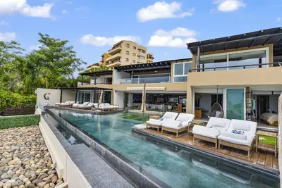 Image de Elegant Villa w\/ Pool, Beach, Chef & Padel Court