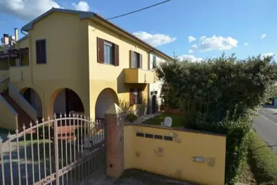Three-room apartment with terrace in the countryside near the sea 🌊\"\"Yellow\"\"🟡