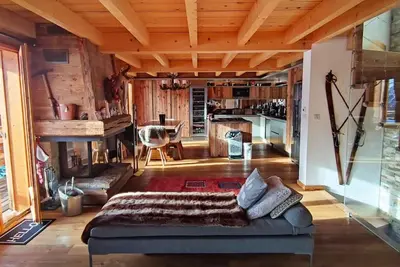 Image de Chalet, à 100m des pistes de ski, 2ème étage, vue panoramique/pistes de ski/montagne, terrasse