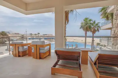 Image de Luxurious Beachfront Escape at Ocr #204