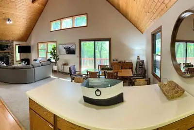 Image de Charming 2-bedroom cabin with Ac and WiFi on Balsam Lake