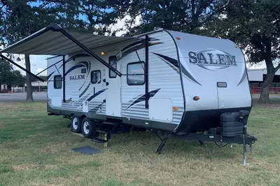 Image de Cozy Family Rv in charming Grand Saline with Ac, WiFi, and triple Bunk bed.