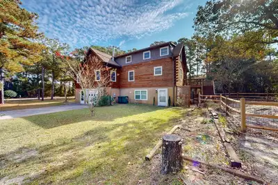 Image de Rustic mountain charm, private yard and cozy front porch