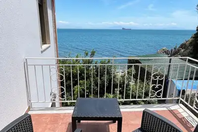 Image de 10 meters from the sea Cozy apartment with terrace Amalfi Coast