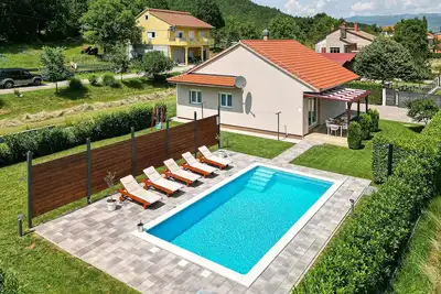 Image de Superbe maison Ă Lucane avec WiFi