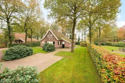 Image de This comfortable luxury villa is located in the relatively newly established vacation complex Buitengoed Het Lageveld.