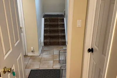 Image de Sunnys Home Stays Toronto Mississauga Independent Access 1 B Rm Bath Kitchenette