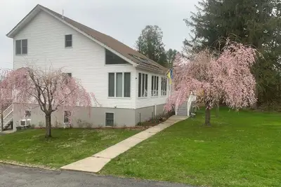 Image de Cozy 3-bedroom house in charming East Stroudsburg with Ac, WiFi