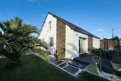 Image de Confortable maison rénovée, jardin clos, 1km plage