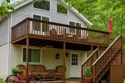 Image de Poconos Getaway with Hot Tub-Close to Attractions, Perfect for Family & Friends!