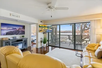Image de Family Friendly w\/ Amazing Main Channel Views & Lakeside Pool