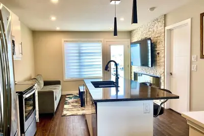 Image de Modern & Luxurious Private Suite in Regina
